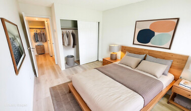 Pinetree Apartments in Abbotsford, BC - Building Photo - Building Photo