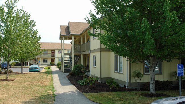 1915 Sizemore Dr NE in Salem, OR - Building Photo - Building Photo