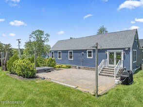 553 Colts Neck Rd in Farmingdale, NJ - Building Photo - Building Photo