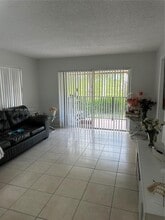 10511 SW 108th Ave in Miami, FL - Building Photo - Building Photo