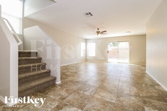 11919 W Scotts Dr in El Mirage, AZ - Foto de edificio - Building Photo