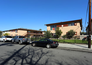 717 S Townsend St in Santa Ana, CA - Building Photo - Building Photo