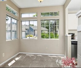 8170 Mountain View Dr, Unit G in Pleasanton, CA - Building Photo - Building Photo
