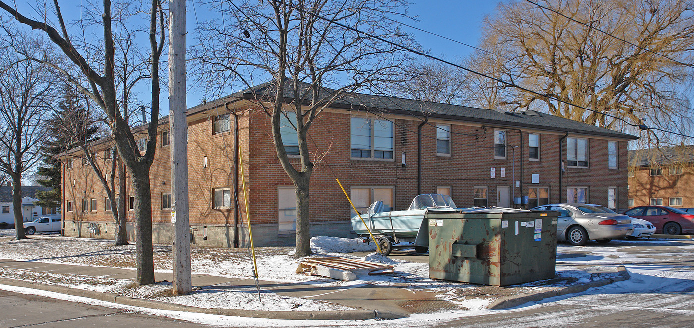 4208 W Villard Ave in Milwaukee, WI - Building Photo