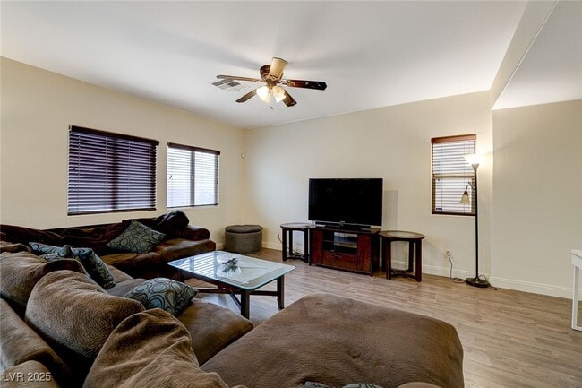 5446 Gold One Ln