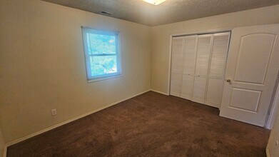 1734 N Lincoln St in Bloomington, IN - Foto de edificio - Building Photo