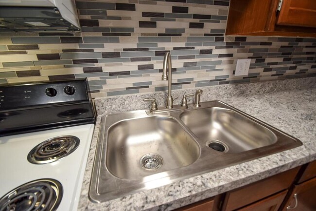 property at 3440 Lilac Ln