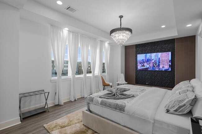 6415 Bowling Green St