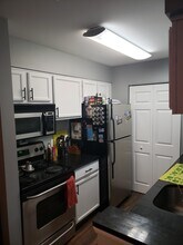 11710 Olde English Dr, Unit G in Reston, VA - Foto de edificio - Building Photo