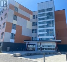 75 Barrie Rd in Orillia, ON - Building Photo
