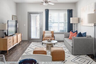 One White Oak in Cumming, GA - Building Photo - Building Photo