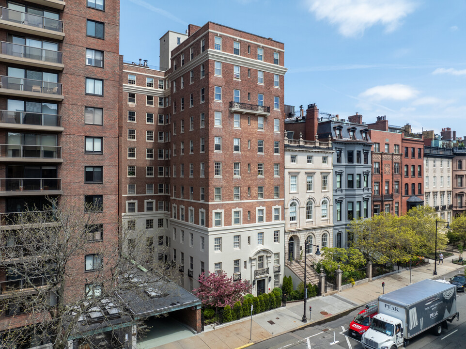 172 Beacon St in Boston, MA - Building Photo