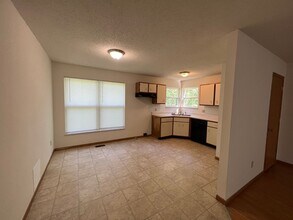 615 Portsmouth Dr in Villa Ridge, MO - Building Photo - Building Photo