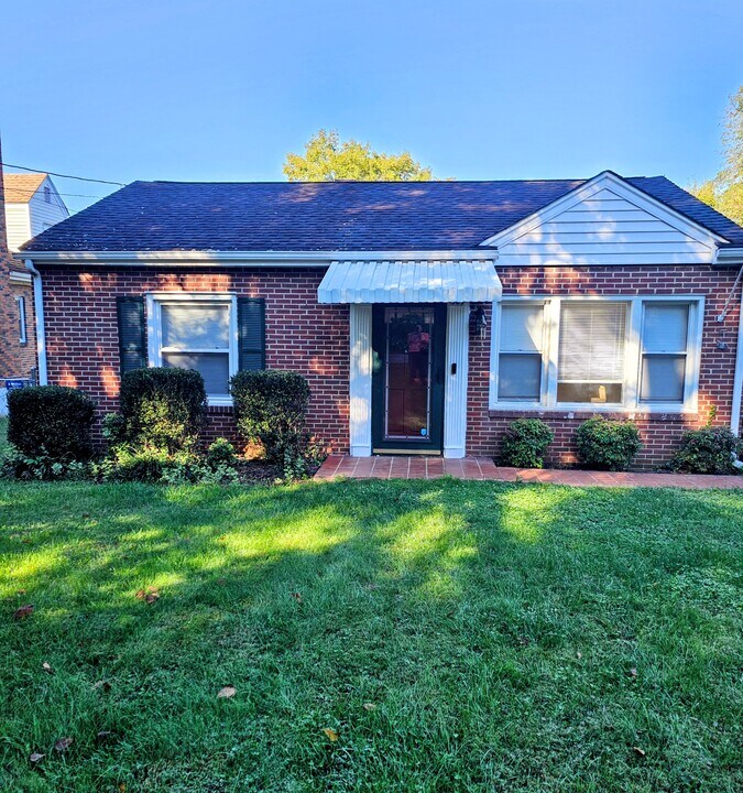 309 Dalewood Ave in Salem, VA - Building Photo