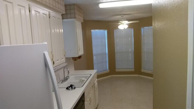 2813 Shady Grove Dr in Bedford, TX - Building Photo - Building Photo