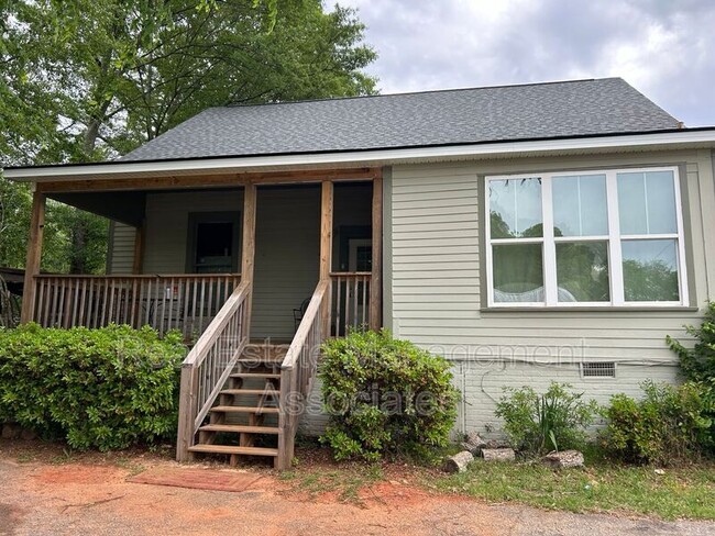 property at 117 S 14th St