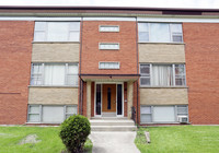 109 E Blecke Ave in Addison, IL - Foto de edificio - Building Photo