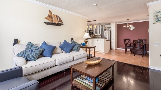 1885 Diamond St in San Diego, CA - Building Photo - Building Photo