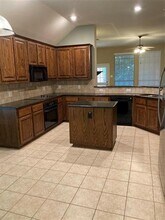 2236 Crestridge Dr in Little Elm, TX - Foto de edificio - Building Photo