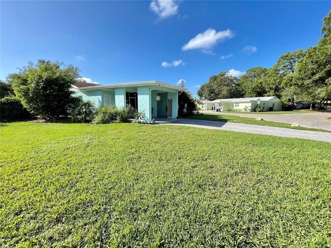 3495 Tree Line Ct in Sarasota, FL - Building Photo - Building Photo