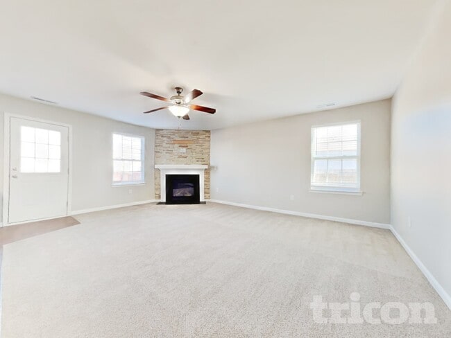 42 Folkstone Ct in Bunnlevel, NC - Building Photo - Building Photo