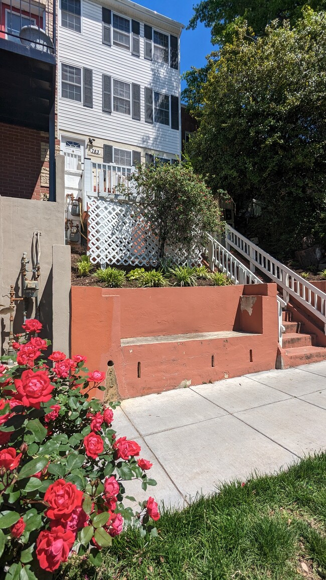 783 Irving Street NW, Unit 1