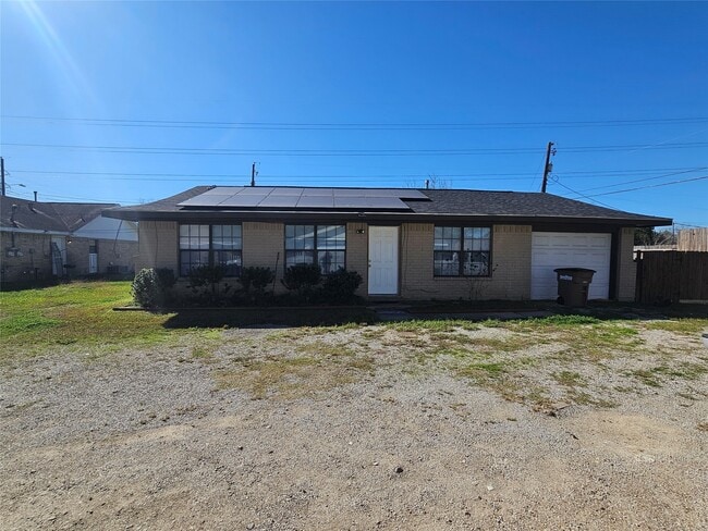 3618 Curry Ln in Dickinson, TX - Building Photo - Building Photo