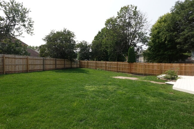 1492 Golden Oaks Pkwy in Aurora, IL - Building Photo - Building Photo
