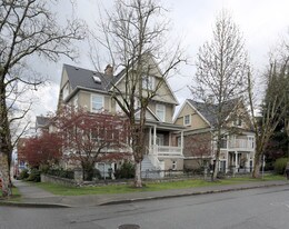 Bollert Place in Vancouver, BC - Building Photo