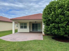 2830 Bellarosa Circle in West Palm Beach, FL - Building Photo - Building Photo