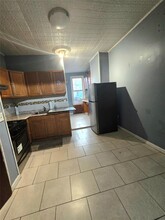 158 Woodward Ave in Queens, NY - Building Photo - Building Photo