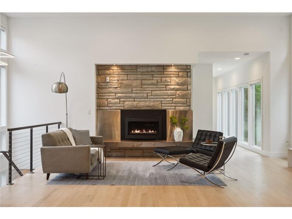 209 Westwood Dr N in Minneapolis, MN - Building Photo