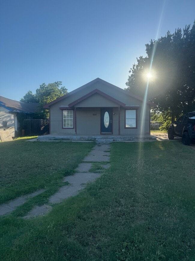 property at 866 Sycamore St