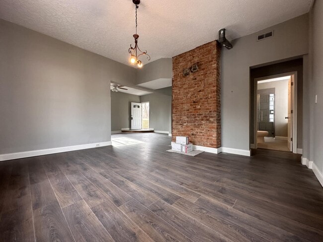 property at 1325 Lincoln Ave