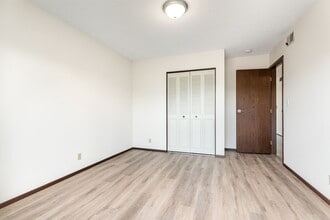 1301 Springfield Dr in Midland, MI - Building Photo - Building Photo