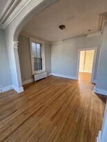 192 King St E in Saint John, NB - Building Photo