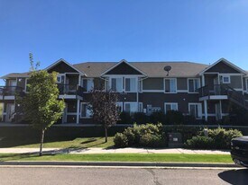 5625 Saxon Way in Bozeman, MT - Building Photo