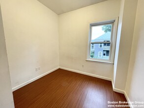 93A Hillside St, Unit 3 in Boston, MA - Building Photo - Building Photo