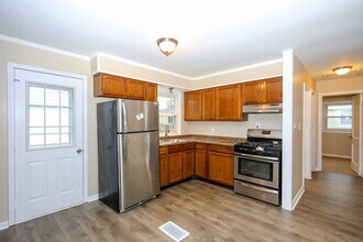 8218 E 50th St in Indianapolis, IN - Building Photo - Building Photo