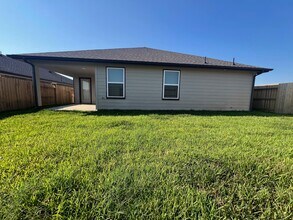 2523 Ruby Copper Dr in Iowa Colony, TX - Building Photo - Building Photo