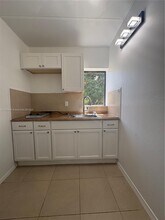 245 SW 64th Ave in Miami, FL - Building Photo - Building Photo