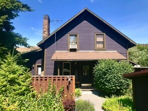 5615 Mill Creek Rd in The Dalles, OR - Building Photo - Building Photo