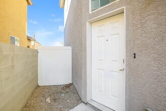 6723 Pocket Wood St in Las Vegas, NV - Building Photo - Building Photo