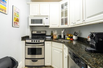 271 Dartmouth St, Unit 1D in Boston, MA - Foto de edificio - Building Photo