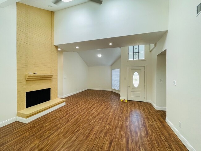 2123 Echo Ridge in Sugar Land, TX - Building Photo - Building Photo