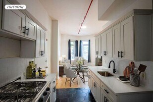 521 Madison St in Brooklyn, NY - Building Photo