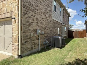 7952 Ashwood Ln in Irving, TX - Building Photo - Building Photo