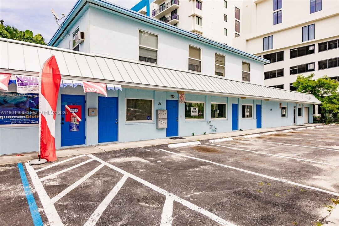 24 NE 1st Ave in Dania Beach, FL - Building Photo