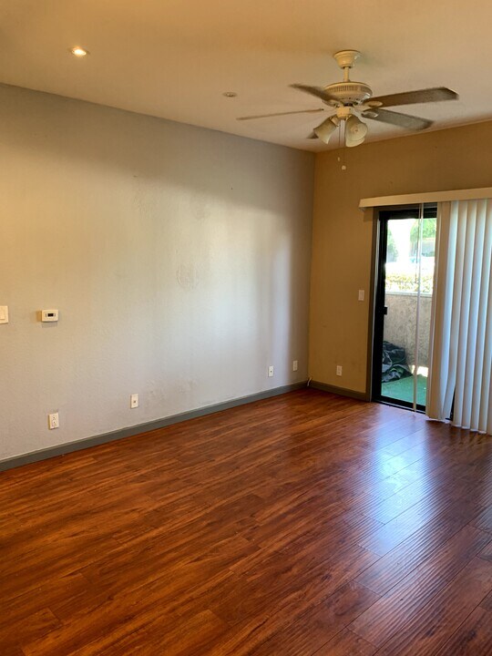 10943 Laurel Canyon Blvd, Unit A5 in San Fernando, CA - Building Photo