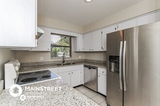 215 Bayhead Dr in Melbourne, FL - Building Photo - Building Photo